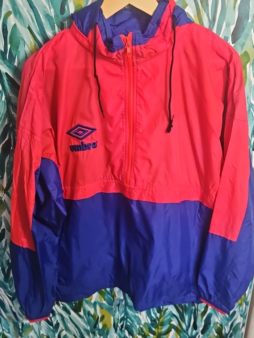 Vintage Umbro Red and Blue Colorblock Windbreaker With Hood - Size L